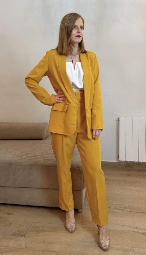 traje blazer y pantalón cinturón