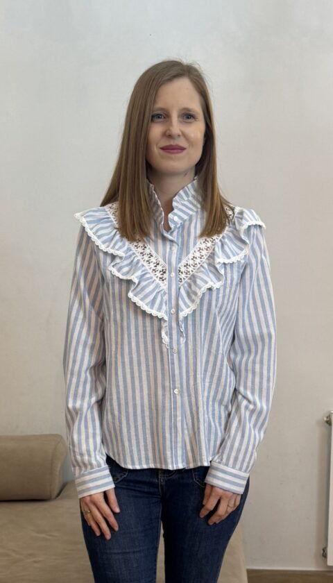 camisa volantes